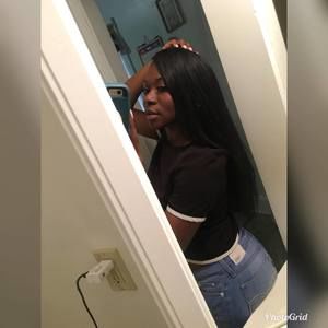 Meet your Posher, Kendra